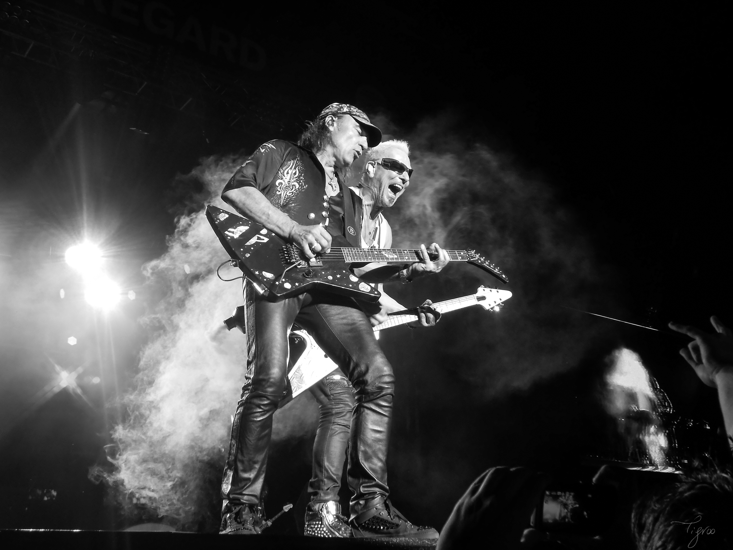 SCOOOOORPIOOOOONS ! ! ! Rudolf Schenker et Matthias Jabs