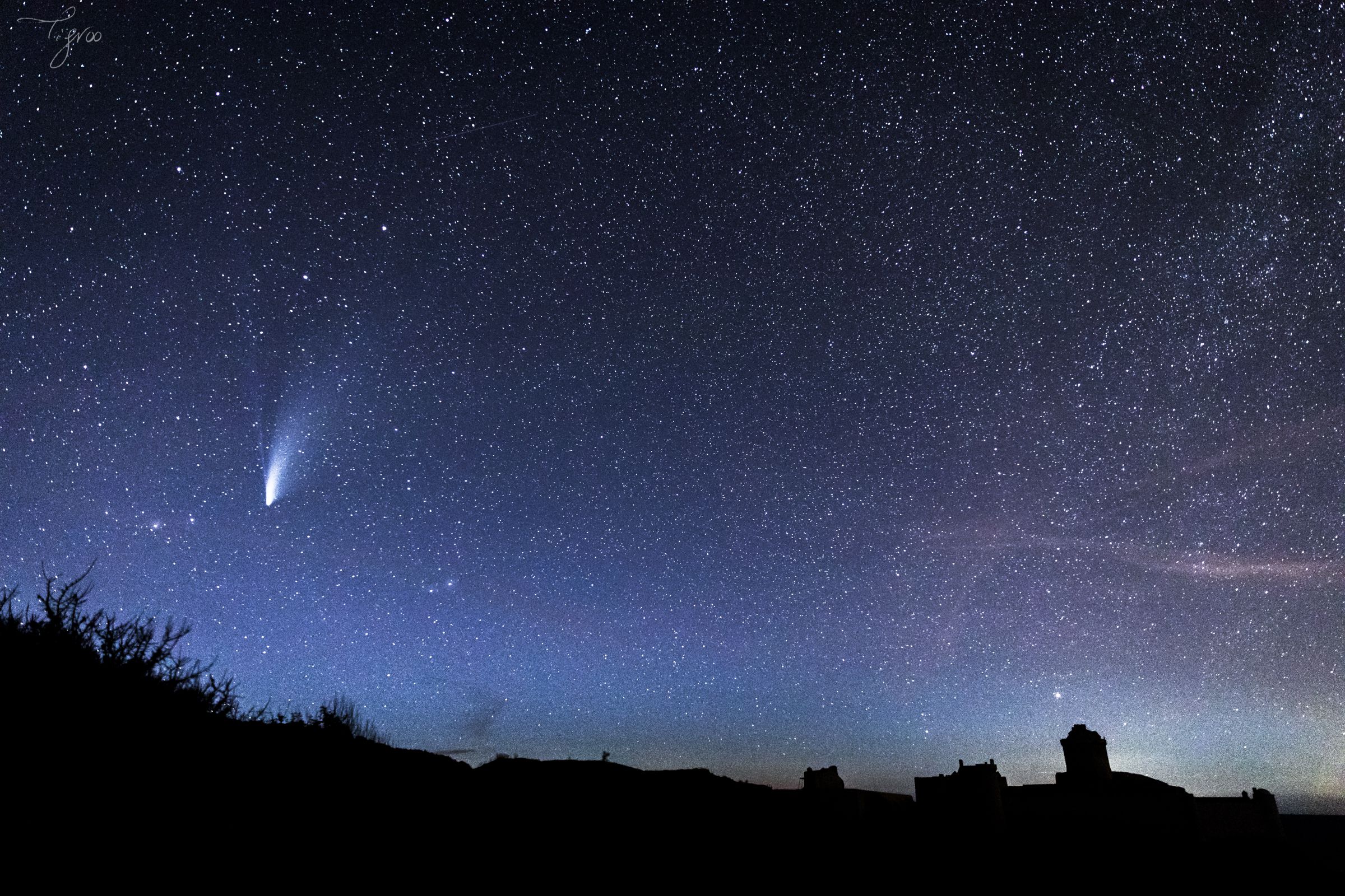 Comète NEOWISE photographe ciel étoiles Voie Lactée pollution lumineuse Fort La Latte Cap Fréhel