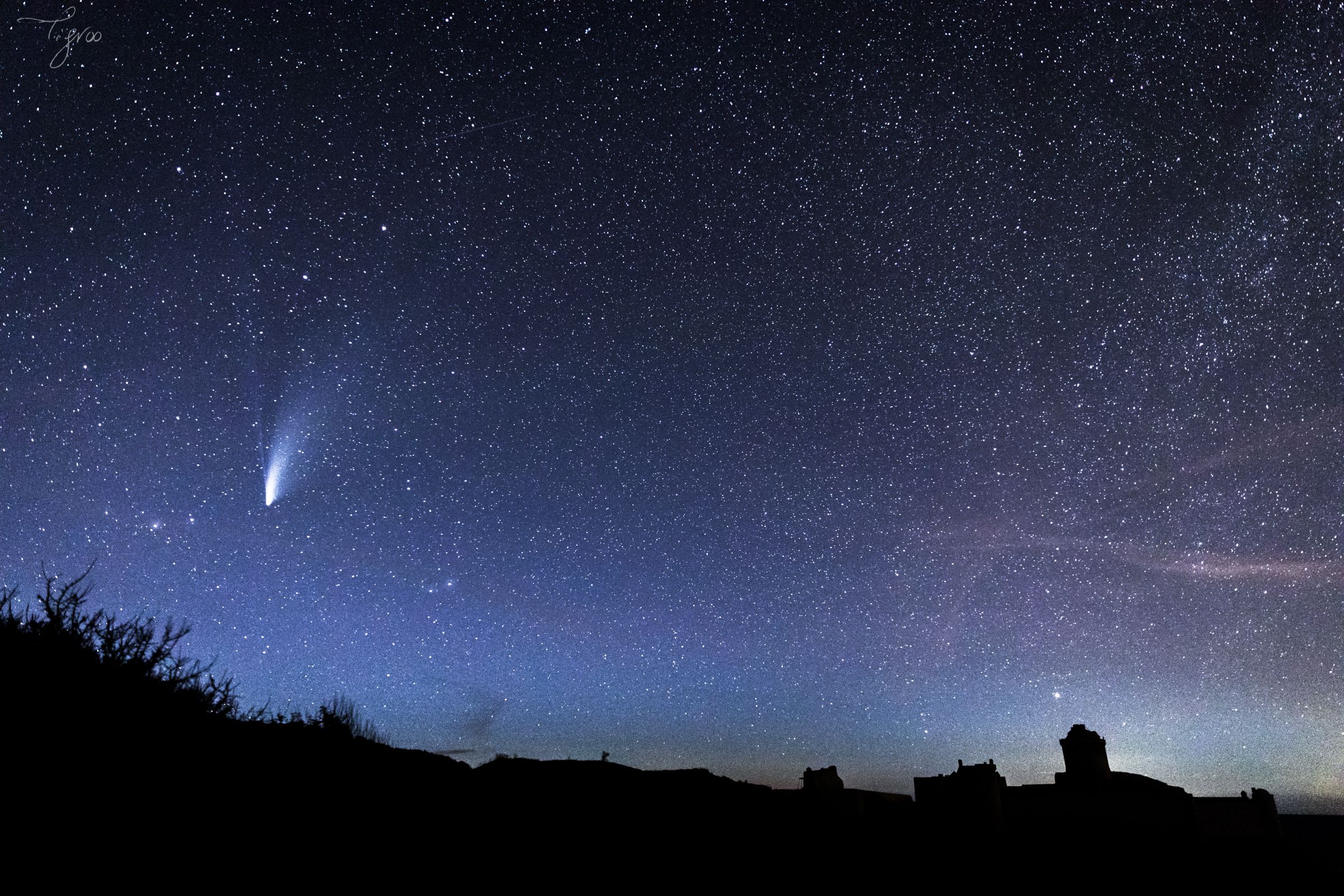 Comète NEOWISE photographe ciel étoiles Voie Lactée pollution lumineuse Fort La Latte Cap Fréhel