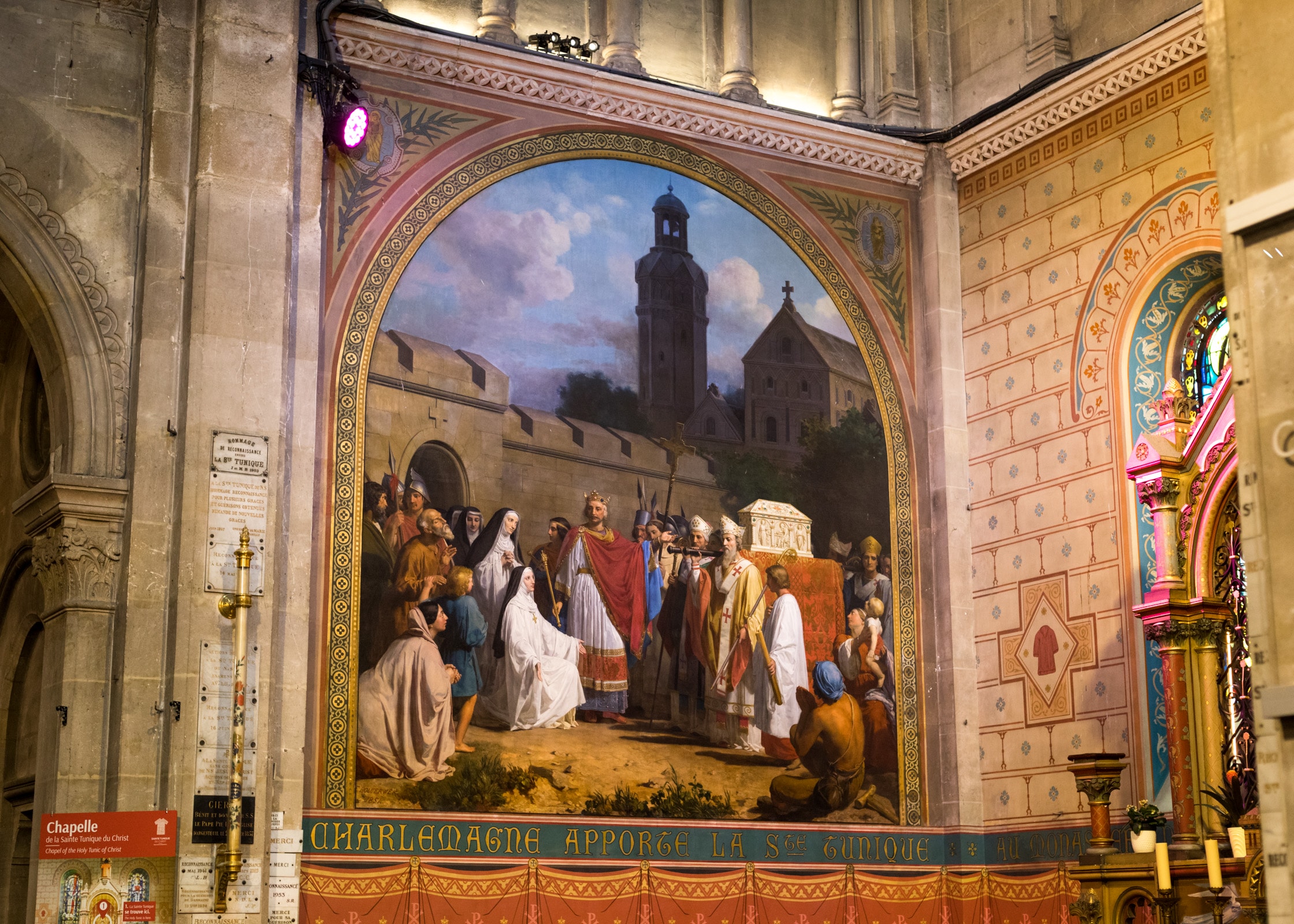 photographie ostention Sainte Tunique Jésus-Christ
