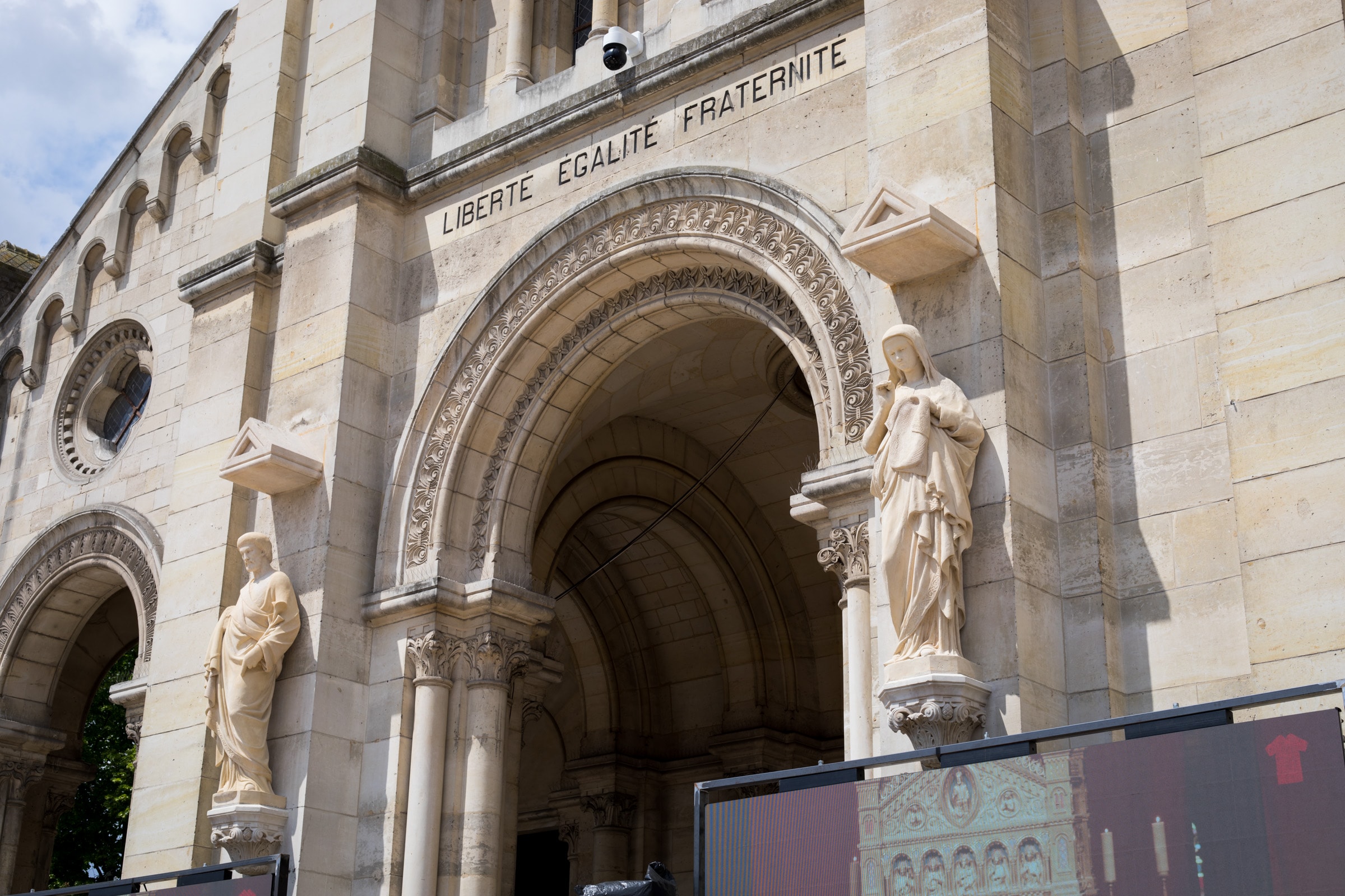photographie ostention Sainte Tunique Jésus-Christ
